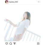 くりえみ、美ヒップ丸見えのニット姿に「背中の反りが最高」「全てが可愛い」と反響！