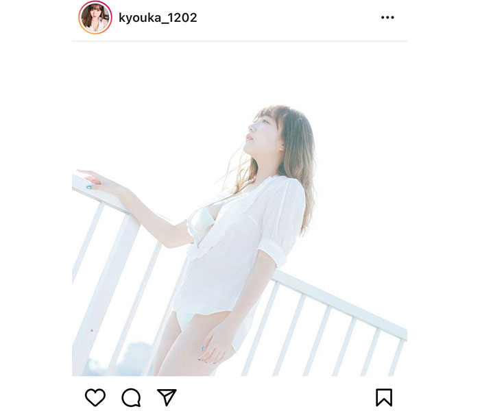 くりえみ、美ヒップ丸見えのニット姿に「背中の反りが最高」「全てが可愛い」と反響！