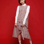 HKT48 森保まどか、白or黒コーデの生写真オフショット公開「選べんからまどか派！」