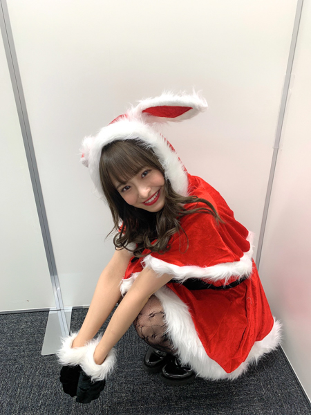 NMB48 清水里香、ウサギ耳&黒網タイツのセクシーサンタ姿に大反響！