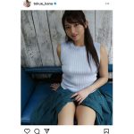 徳江かな、あざと可愛さ全開の美脚でチラリズム！