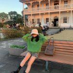 HKT48 田島芽瑠、夕陽に輝く美脚ポートレートに「グラバー園の女神」と絶賛の声！！