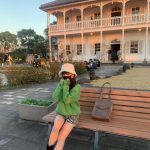 HKT48 田島芽瑠、夕陽に輝く美脚ポートレートに「グラバー園の女神」と絶賛の声！！