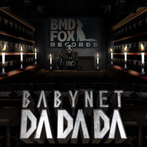 BABYMETAL、ベストアルバムリリース日にテレショップ番組「ベビネットDA DA DA」をYouTubeチャンネルで配信！