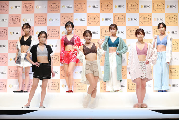 7人の鈴木奈々が7色のLUNAナイトブラで登場！ 鈴木奈々もビックリの奈々マスクファッションショー