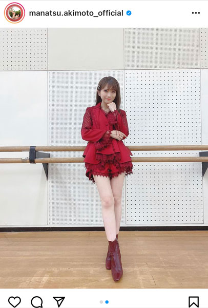 乃木坂46 秋元真夏、紅白で披露した赤衣装で美脚全開！