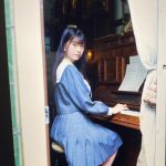 AKB48 千葉恵里、幼さと大人の境界で魅せるソログラビアオフショットを大量公開「永久保存版すぎる！！」