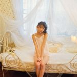 AKB48 千葉恵里、幼さと大人の境界で魅せるソログラビアオフショットを大量公開「永久保存版すぎる！！」