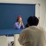 深川麻衣、頭の上から転がり落ちるリンゴを捉えた奇跡の写真