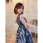早瀬あや、背中開きのワンピースや白ドレス姿を披露