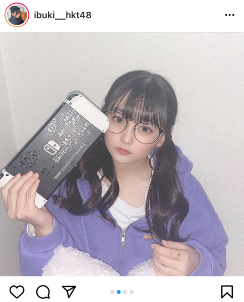 HKT48 石橋颯、パーカー女子のラフスタイルで「あつ森」プレイ！「いぶちゃん最高に可愛い」