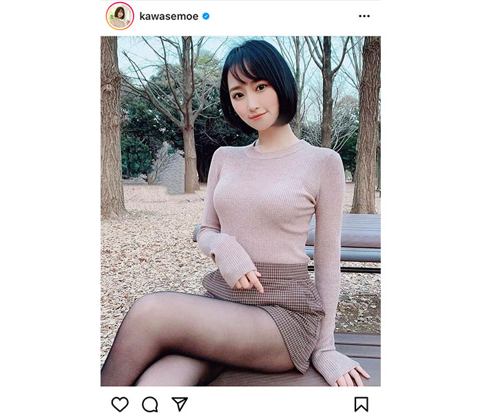 川瀬もえ、ミニ丈スカートとタイツで魅せる美脚に釘付け！