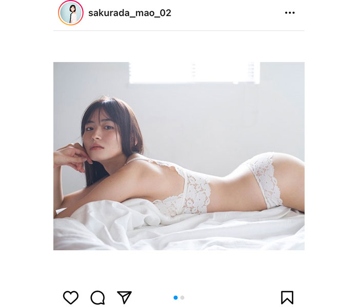 桜田茉央、自撮りの美肌ビキニショットで癒しの笑顔をお届け！