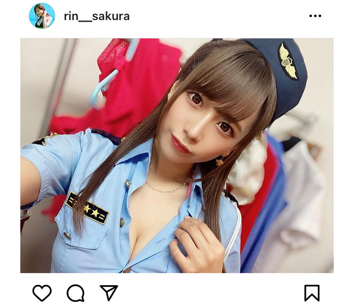 桜りん、胸元セクシーなポリスコスプレを披露！「逮捕されたい」