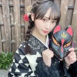 NMB48 梅山恋和、黒の振袖姿でお餅をパクり！