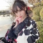 NMB48 梅山恋和、黒の振袖姿でお餅をパクり！