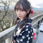 NMB48 梅山恋和、黒の振袖姿でお餅をパクり！