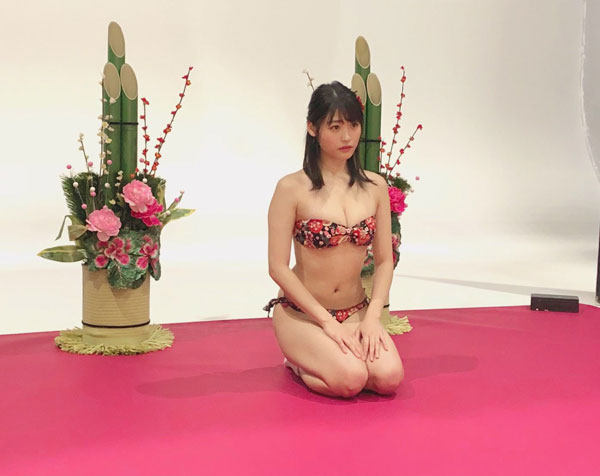 石田桃香、縁起の良い新年グラビアのオフショット公開！「可愛さの塊」