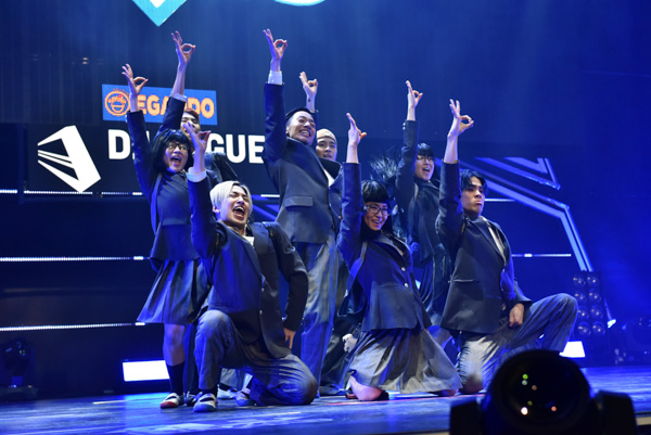 「D.LEAGUE」オフィシャルチーム・avex ROYALBRATS、青春感溢れる制服ダンスがその楽曲と共に話題に！