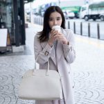 安倍乙、"デート感"溢れるグラビアで純白美ボディを披露