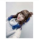足立梨花、ブルーメッシュの新ヘアスタイルを披露！「可愛い！アニメに出てきそう」
