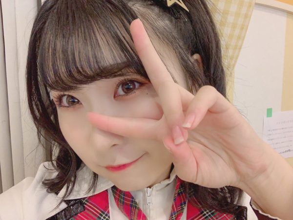 SKE48 杉山愛佳、メイド、制服衣装のハーフツインを披露！「完璧なアイドルじゃん！」