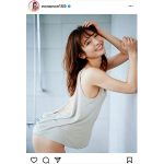 ほのか、背中から美尻にかけての曲線美で魅了！