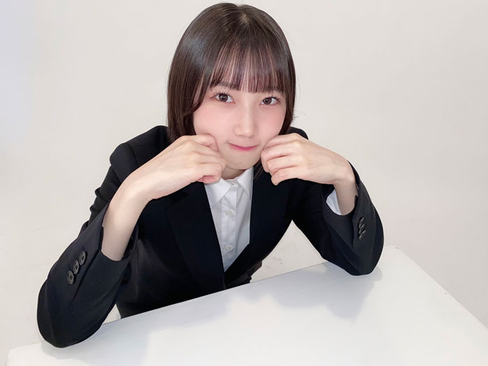 STU48 甲斐心愛、まるで新入社員なスーツ姿に反響！「いくらでも面倒見るよ」