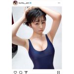 くりえみ、デコルテ&美バストを見せつけたスク水ショット！