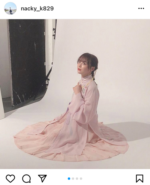 SKE48 鎌田菜月、花咲く春色コーデに反響「癒やされる」「麗しいです」
