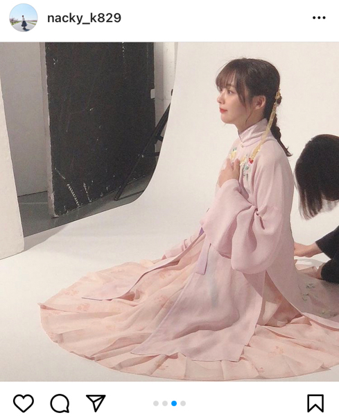 SKE48 鎌田菜月、花咲く春色コーデに反響「癒やされる」「麗しいです」