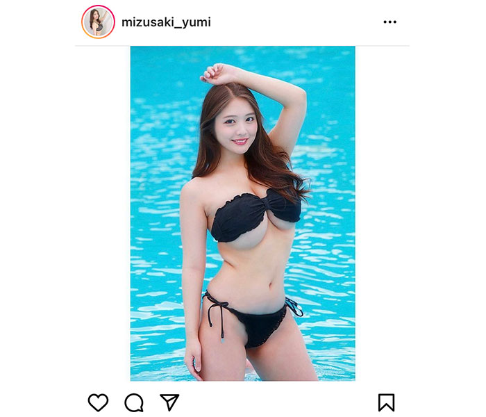 水咲優美、下乳溢れる黒ビキニで魅せる笑顔！「ナイスプロポーション」