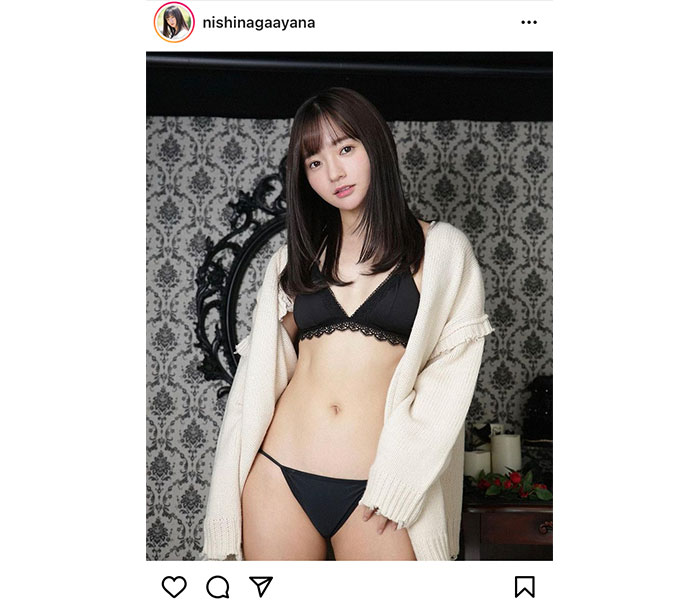 西永彩奈、オトナな黒ビキニで見つめる眼差し「スタイル抜群！」