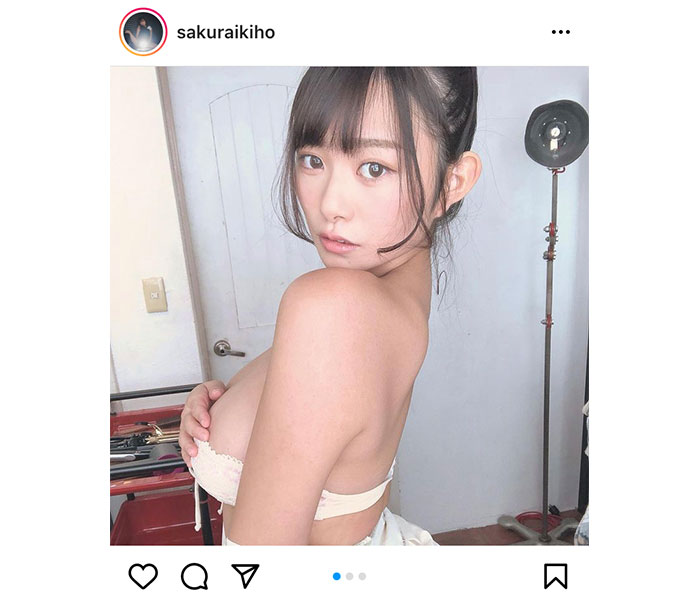 桜井木穂、天然Iカップの横乳ショットで魅了！