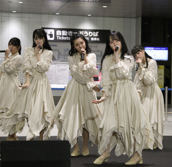 STU48、新曲リリースイベントで「桃鉄」実況！STU48号、広島駅ではライブパフォーマンスも