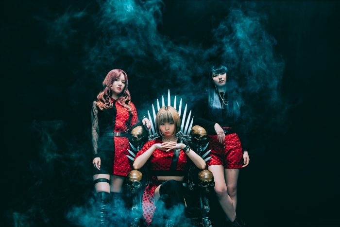 TRiDENT（ex-ガールズロックバンド革命）、3月リリースの1stフル・アルバムのジャケット＆収録曲を公開