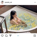 NMB48 上西怜、写真集未公開カットで“全裸ポーズ”を再現！？
