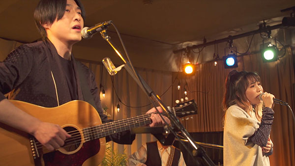 フジファブリック、アルバム『I Love You』リリース記念生配信での幾田りらとのアコースティックセッション映像を公開。