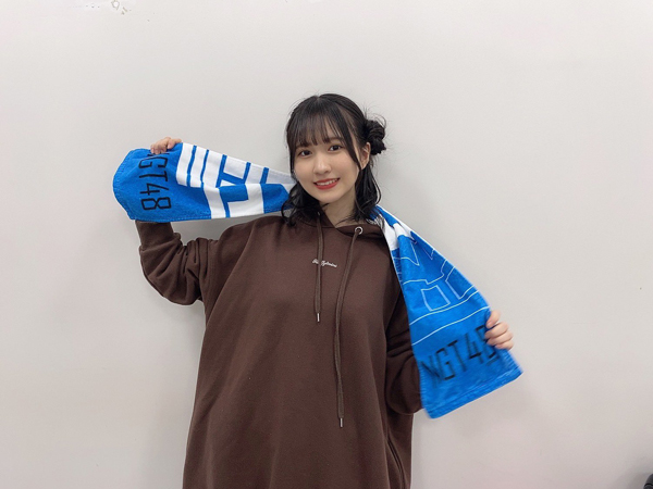 NGT48 對馬 優菜子、メンバーカラーの新グッズを紹介！「即買いさせてもろて」