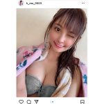 花咲れあ、横結びの髪型とツヤ感メイクで見せる大人レアショット！