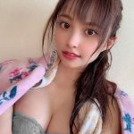 花咲れあ、横結びの髪型とツヤ感メイクで見せる大人レアショット！