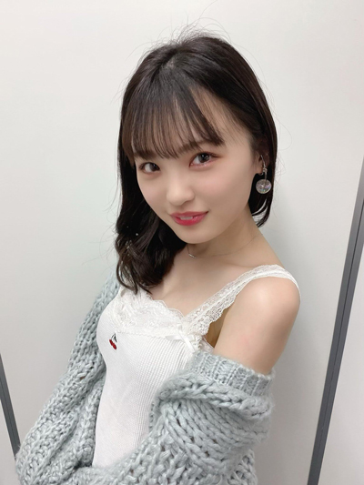 NMB48 新澤菜央、肩見せあざとコーデでファンを悩殺！「肩が細くてセクシー」