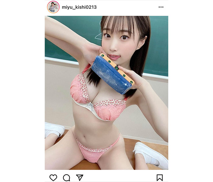 #ババババンビ 岸みゆ、引き締まるヘルシーボディ全開のビキニショット公開！