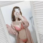 メイリ、自撮りのランジェリー姿でマシュマロボディ披露「凄く綺麗だよ」