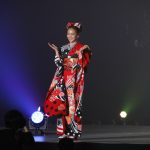 ハタチを迎えた岡田結実＆吉田あかり、ディズニーデザインの振袖でランウェイを華やかに彩る！＜関西コレクション2021 S/S＞