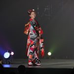 ハタチを迎えた岡田結実＆吉田あかり、ディズニーデザインの振袖でランウェイを華やかに彩る！＜関西コレクション2021 S/S＞