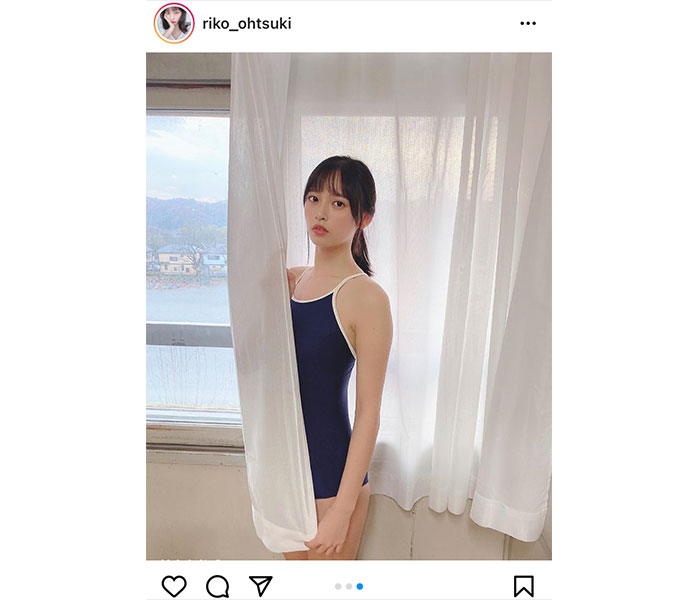 大槻りこ、ポニーテール×スクール水着で魅せる青春ショット！