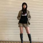 AKB48 下尾みう、ショートパンツで魅せる美脚と“絶対領域”！「スタイルいいですね」