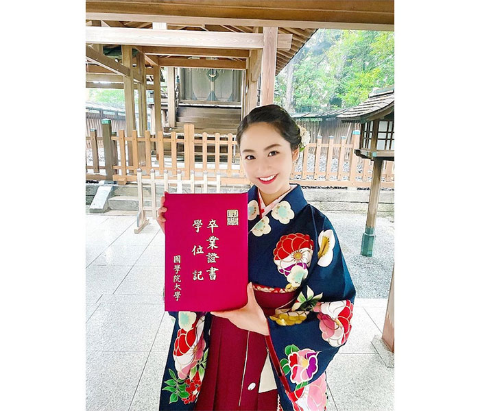 平祐奈、國學院大學卒業を袴姿で報告「新たなステップへと羽ばたいていきたい」