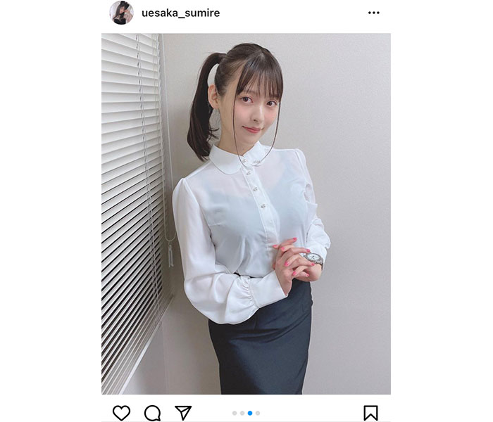 上坂すみれ、透け感ブラウスの“秘書風”ショットに反響ぞくぞく！「スタイリッシュに可愛いです」